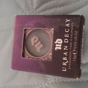 Urban Decay Eyeshadow in HIJACK